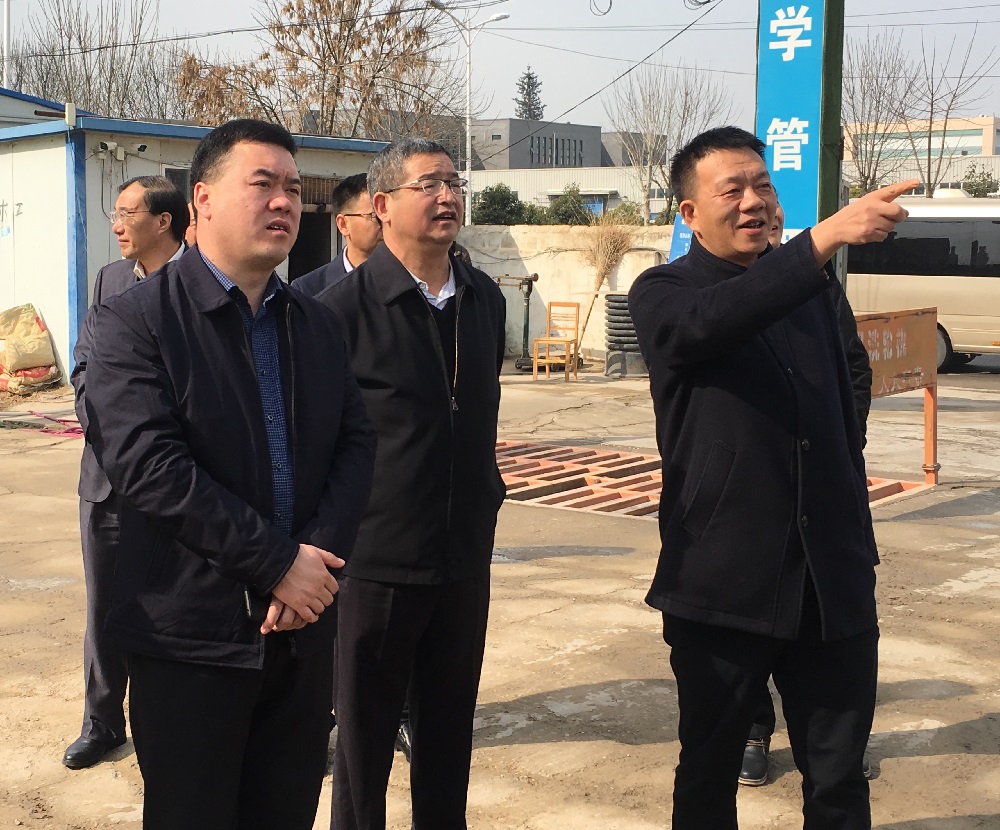 省政府百城提质考评组现场观摩我院迁建项目 (6).jpg