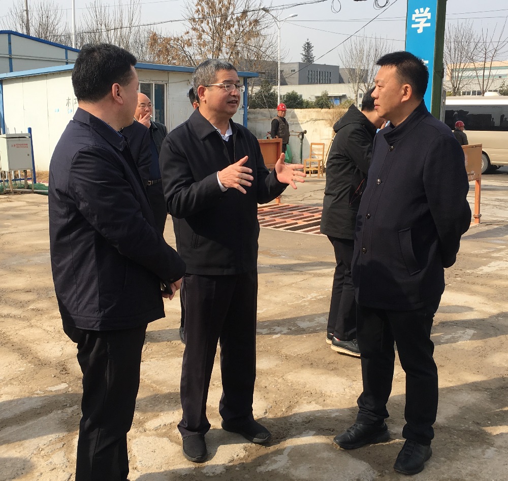 省政府百城提质考评组现场观摩我院迁建项目 (3).jpg